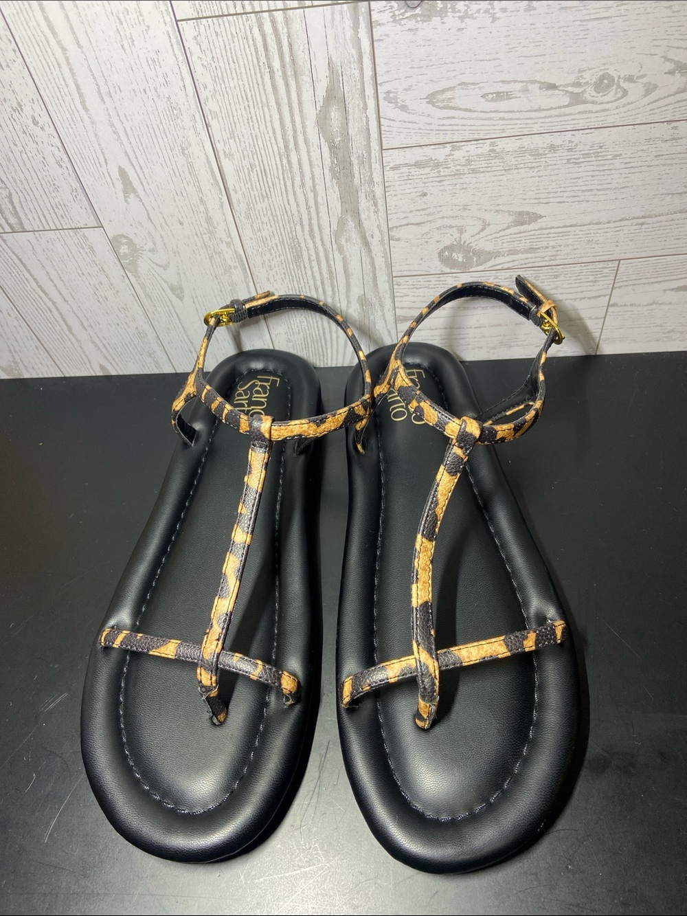 Franco Sarto Joela Leopard Print T-Strap Flat Sandals Women’s Size:8M - Picture 2 of 9